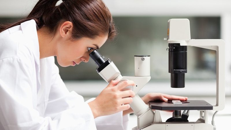 Soi da bằng kính hiển vi là một phương pháp chẩn đoán thông dụng