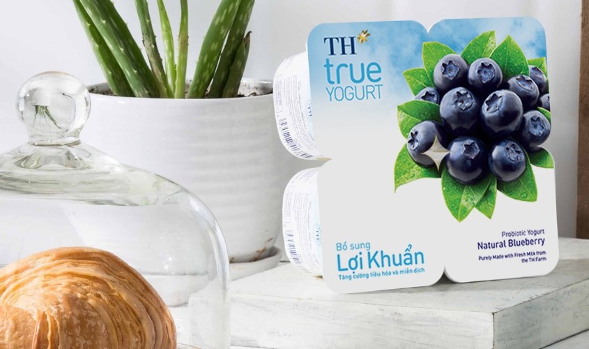 Lốc 4 hộp sữa chua trái cây TH true YOGURT vị việt quất 100g (từ 1 tuổi)