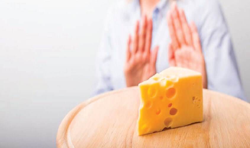 Không ăn phô mai khi bụng đói