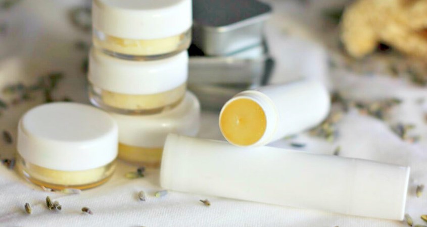 Chọn mua các loại son chứa nhiều chiết xuất tự nhiên