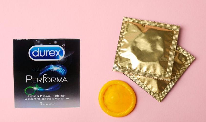 Hộp 3 cái bao cao su Durex Performa 52 mm