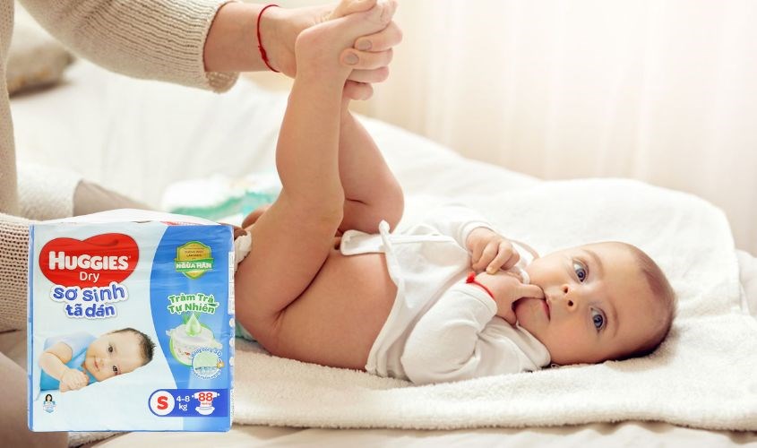 Tã dán sơ sing Huggies size S 88 miếng (4 - 8 kg)