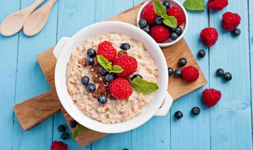 Mẹ có thể kết hợp yến mạch với các nguyên liệu khác