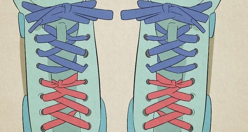 Thắt chặt dây giày ở mặt trên giày nếu gót chân hay bị tuột