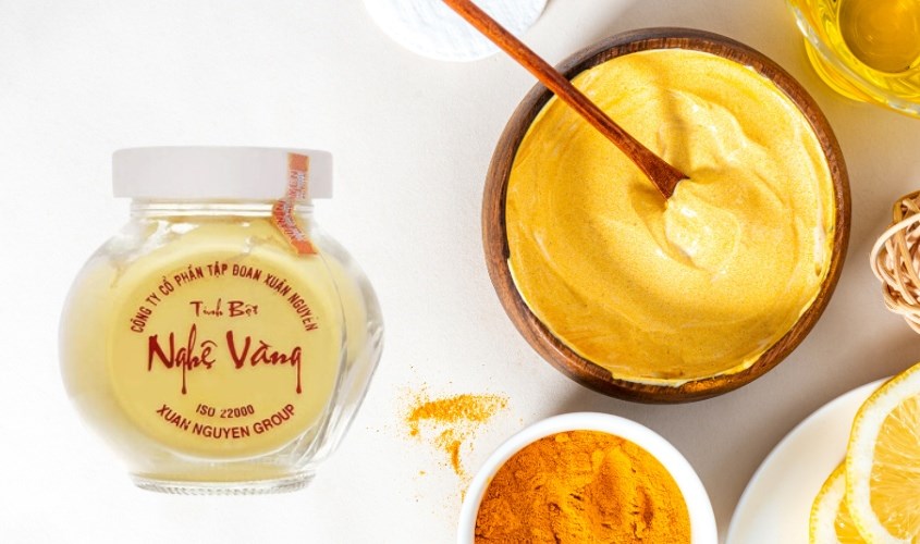 Trị mụn bằng tinh bột nghệ vàng Xuân Nguyên hũ 75g và sữa chua