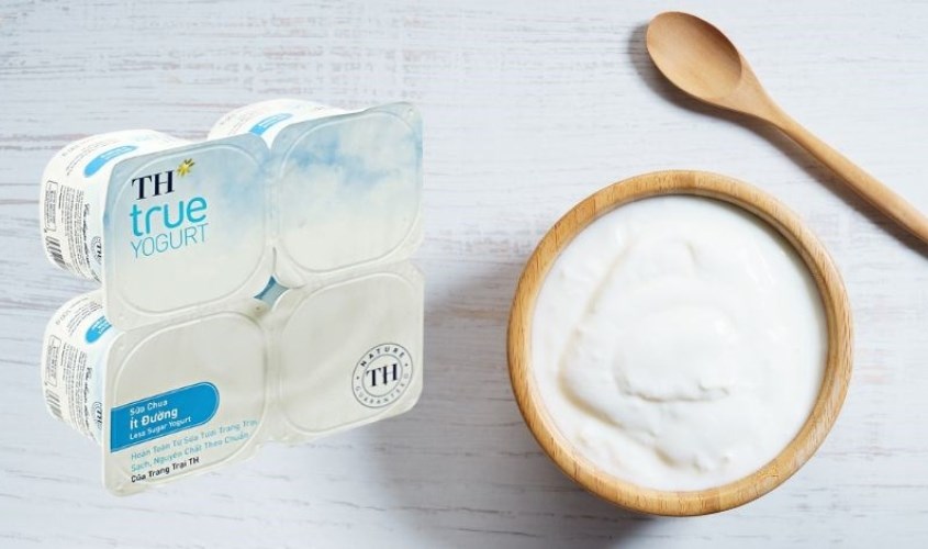Lốc 4 hộp sữa chua ít đường TH true YOGURT 100g