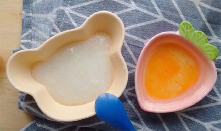 Khuấy đều cho đến khi bột tan hết và sánh lại