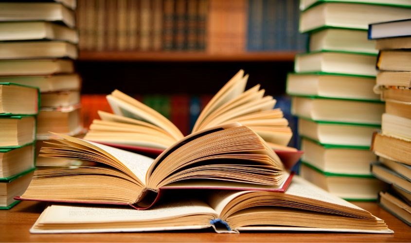 Khả năng hút ẩm tốt của phấn rôm giúp bảo vệ sách luôn mới