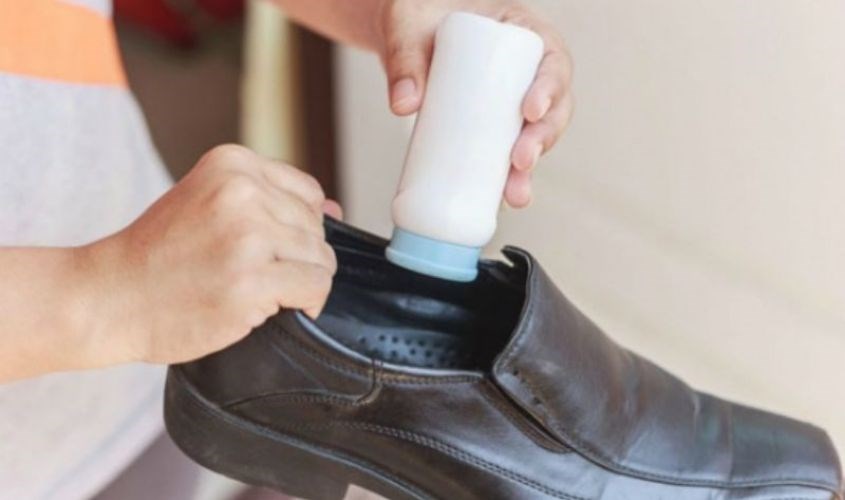 Phấn rôm loại bỏ mùi hôi giày khó chịu
