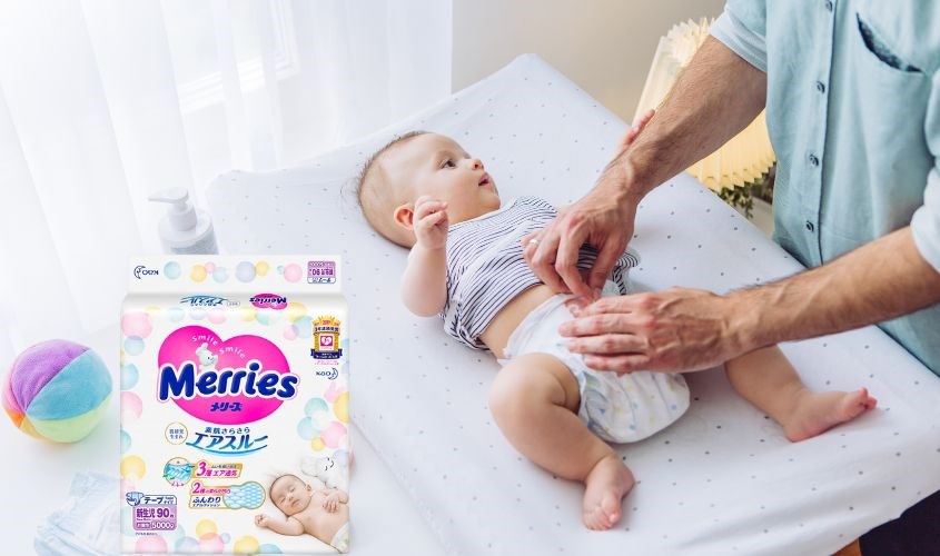 Tã dán Merries size NB 90 miếng (Dưới 5 kg)
