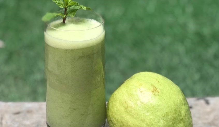 Sử dụng quá nhiều nước ép ổi sẽ gây khó tiêu Sử dụng quá nhiều nước ép ổi sẽ gây khó tiêu