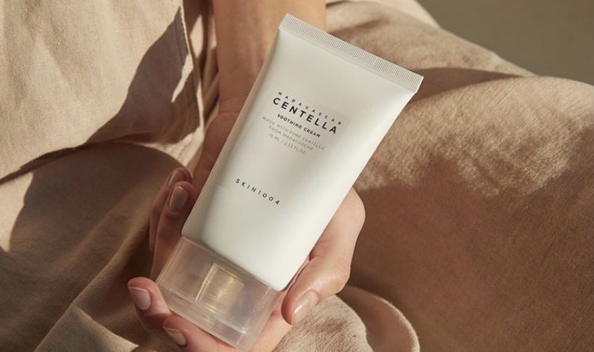 Kem dưỡng ẩm chiết xuất Rau Má Skin1004 Madagascar Centella Soothing 75 ml