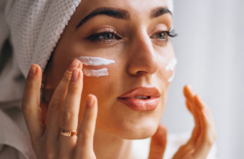 Dưỡng da ban ngày nên ưu tiên chống nắng