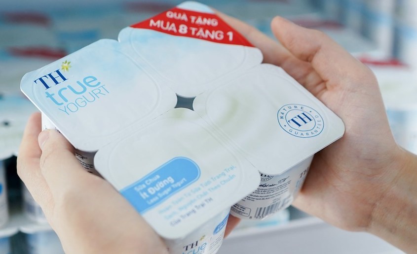 Lốc 4 hộp sữa chua ít đường TH true YOGURT 100g (từ 1 tuổi)