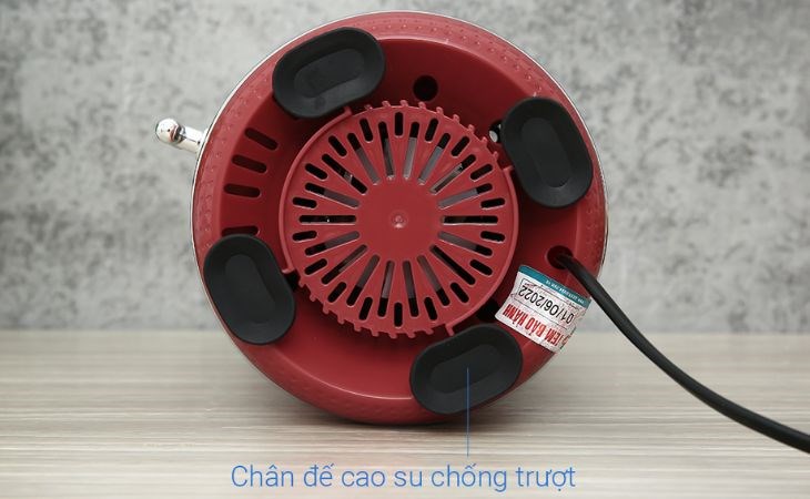 Máy xay sinh tố Sunhouse trang bị chân đế chống trượt giúp máy đứng vững vàng hơn khi vận hành