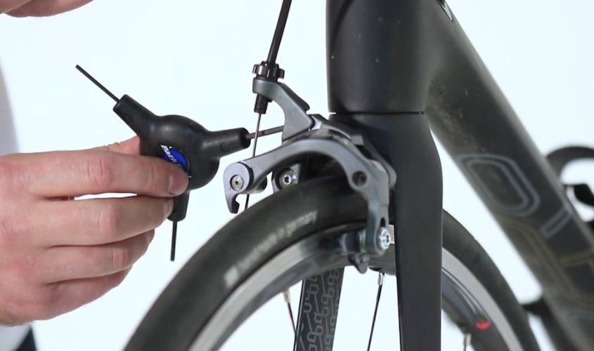 Siết chặt ốc các vị trí