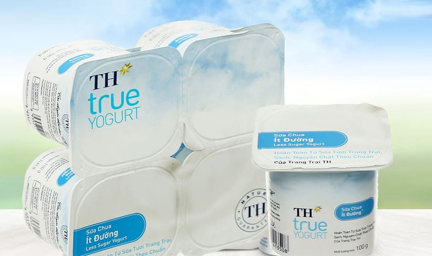 Lốc 4 hộp sữa chua ít đường TH true YOGURT 100g (từ 1 tuổi)