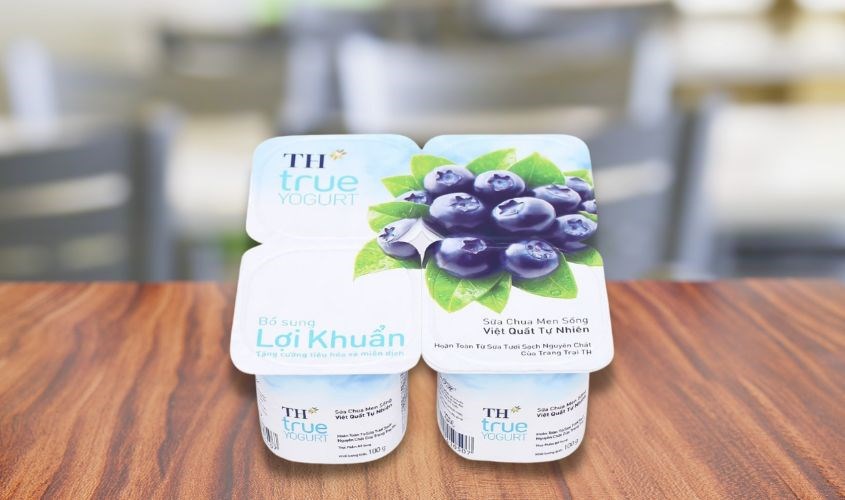Lốc 4 hộp sữa chua trái cây TH true YOGURT vị việt quất 100g (từ 1 tuổi)