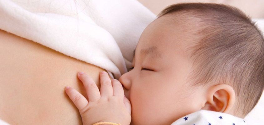 Thời gian bú sữa của trẻ quá ngắn hoặc quá dài