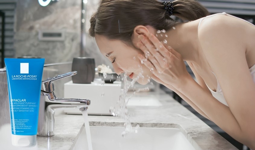 Gel rửa mặt làm dịu và giảm kích ứng cho da dầu mụn và da nhạy cảm La Roche-Posay Effaclar 200 ml 