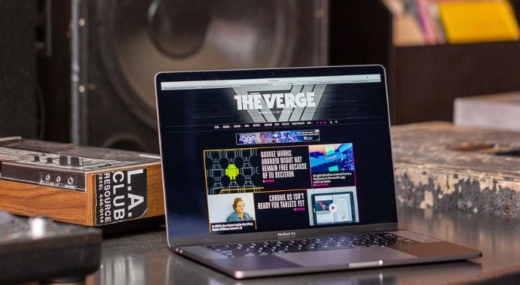 Thiết kế của MacBook 2018 không có sự thay đổi so với dòng 2017