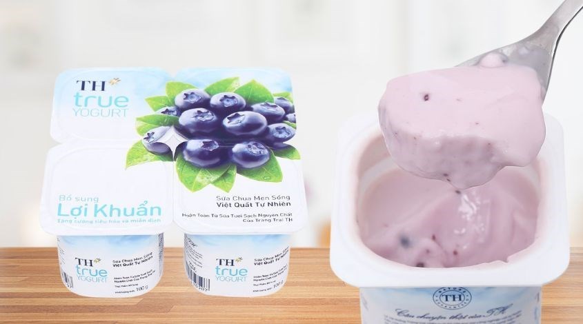 Lốc 4 hộp sữa chua trái cây TH true YOGURT vị việt quất 100g (từ 1 tuổi)