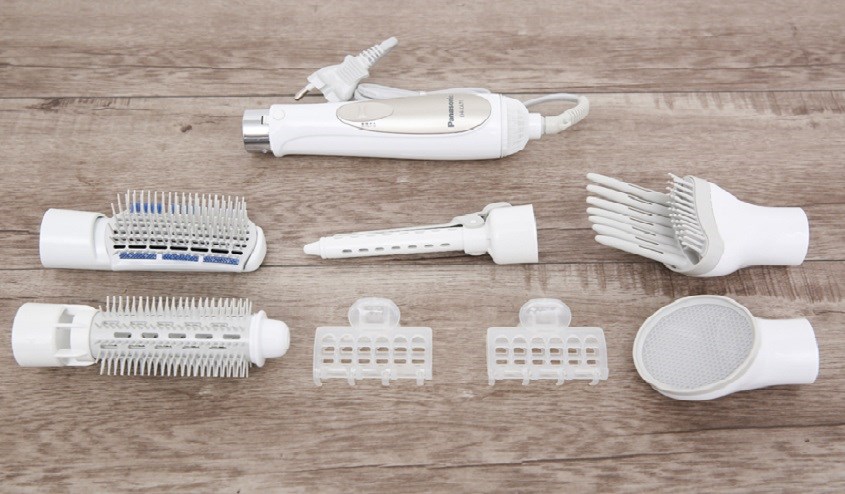 Máy sấy tạo kiểu tóc Panasonic EH-KA71-W645