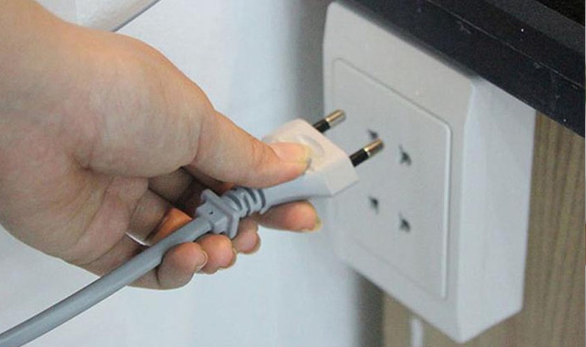 Rút nguồn điện sau khi sử dụng máy xong để đảm bảo an toàn