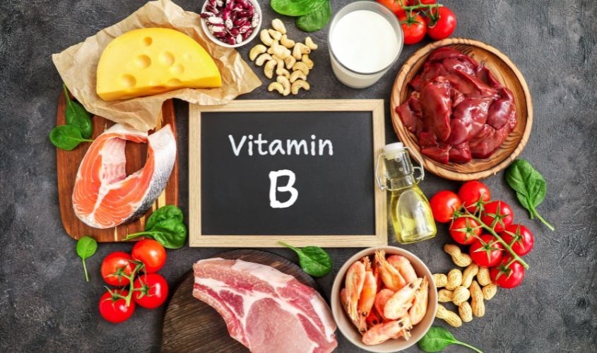 Vitamin B được bổ sung thông qua chế độ ăn uống hoặc thực phẩm chức năng