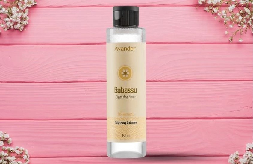 Làm sạch da mặt bằng nước tẩy trang tinh dầu Babassu Avander 150 ml