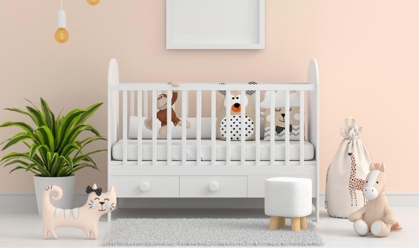 Nên chọn cũi có khoảng cách giữa các thanh chắn an toàn nhất là 0,63 - 0,95 cm Khoảng cách giữa các thanh chắn an toàn nhất là 0,63 - 0,95 cm