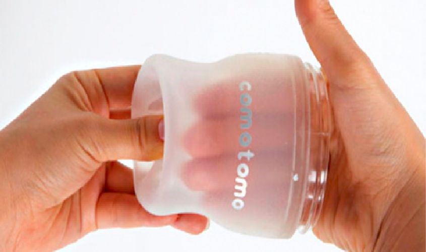 Bình có thiết kế rộng mẹ có thể dễ dàng đưa tay vào để vệ sinh