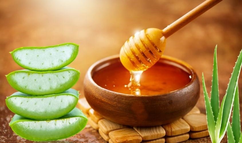 Mật ong và nha đam giúp trị mụn