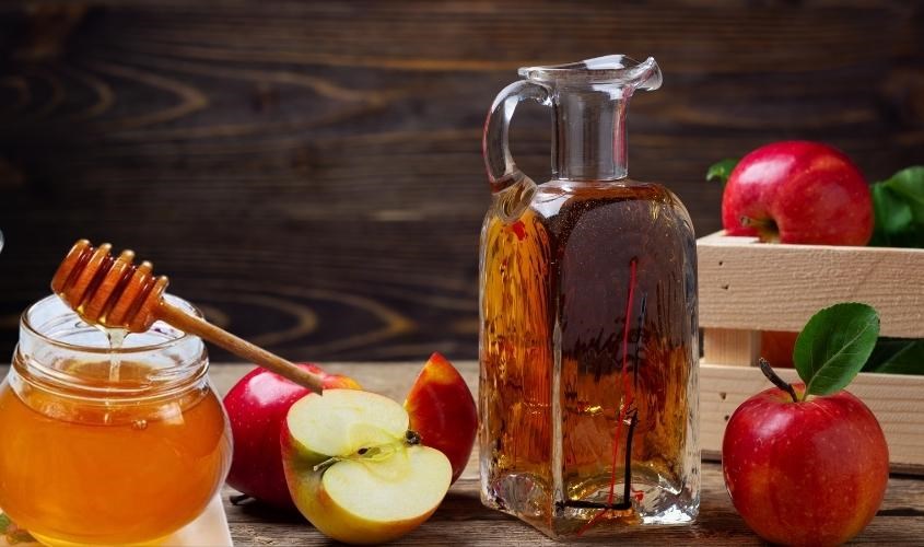 Trị mụn bằng mật ong và giấm táo