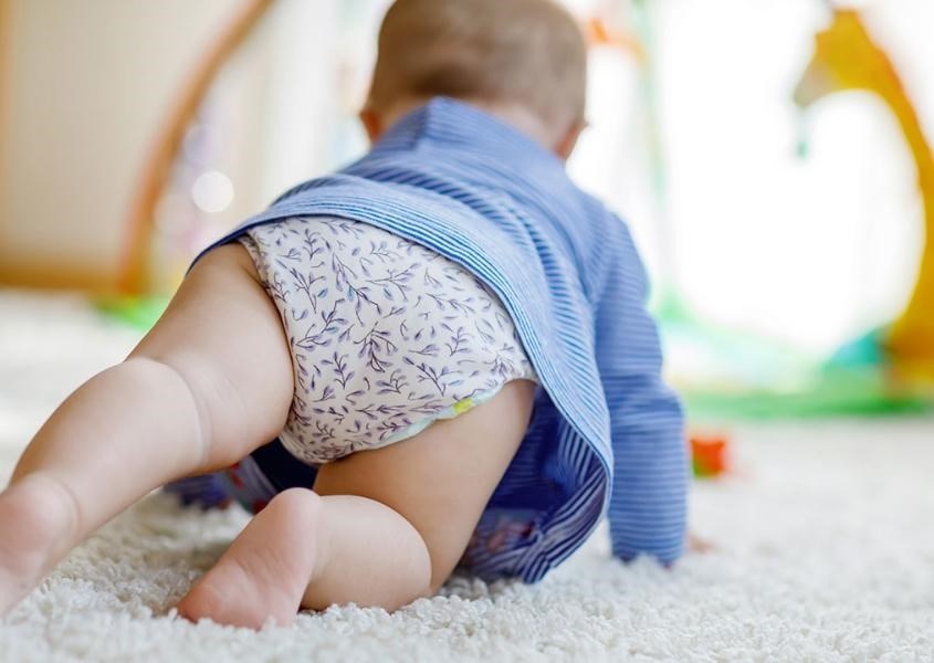 Cha mẹ có thể cho trẻ sử dụng bất kỳ loại tã nào miễn là phù hợp với trẻ. Nguồn: Raising Children Network