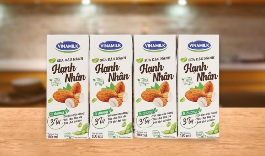 Lốc 4 hộp sữa đậu nành hạnh nhân Vinamilk 180 ml