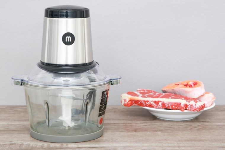 Máy xay thịt đa năng Mishio MK-135 với những chất liệu lưỡi dao là thép không gỉ Máy xay thịt đa năng Mishio MK-135 với những chất liệu lưỡi dao là thép không gỉ