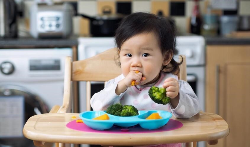 Dầu ăn dặm bổ sung nhiều chất dinh dưỡng quan trọng cho bé Dầu ăn dặm bổ sung nhiều chất dinh dưỡng quan trọng cho bé