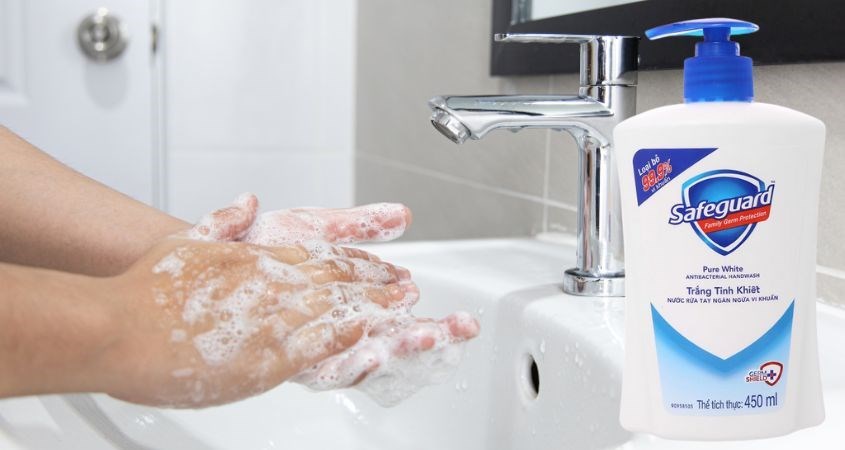 Nước rửa tay Safeguard Trắng Tinh Khiết chai 450 ml