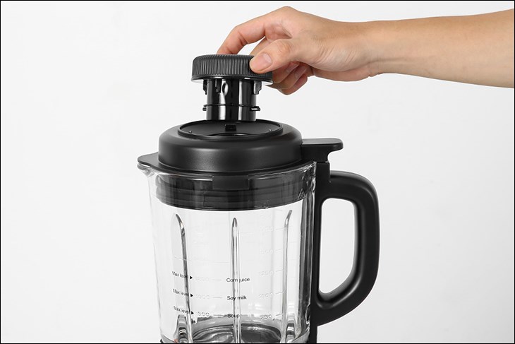 Máy làm sữa hạt đa năng BlueStone BLB-6038 sở hữu nhiều tiện ích đi kèm, mang đến sự tiện lợi cho người dùng