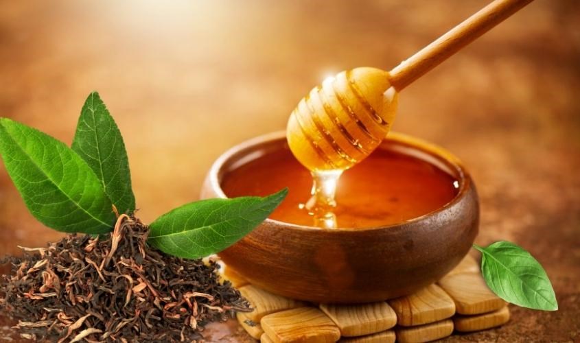 Mật ong và trà xanh 