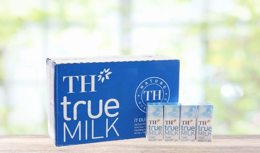Thùng 48 hộp sữa tươi TH true MILK ít đường 180 ml