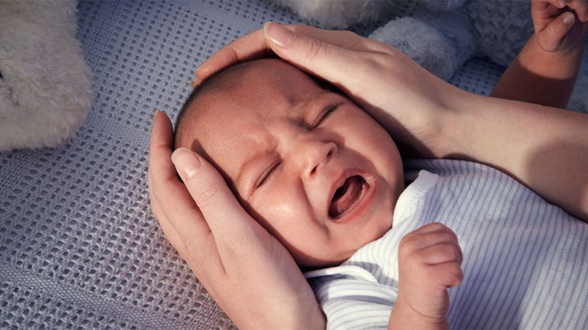 Thiếu vitamin D dẫn đến bé dễ quấy khóc, phát triển chậm 