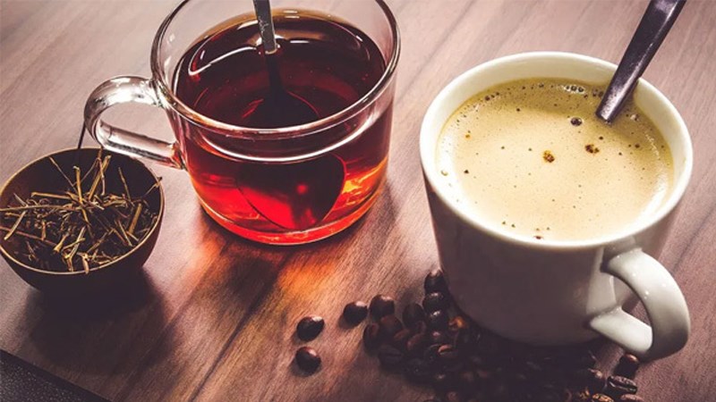 Trà và cà phê có chứa caffein không tốt cho người bị bàng quang tăng hoạt
