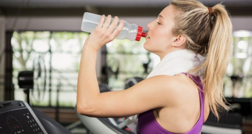 Lưu ý uống nước khi tập gym