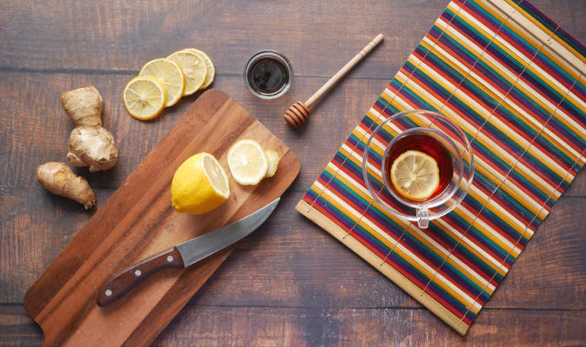 Mật ong pha nước gừng rất thích hợp cho những ngày trời trở lạnh