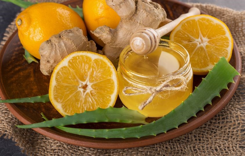 Trị mụn bằng mật ong và nha đam