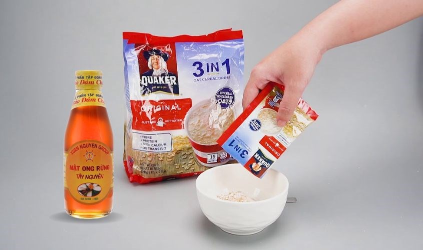 Mật ong rừng Tây Nguyên Xuân Nguyên và Yến mạch nguyên chất cán vỡ Quaker