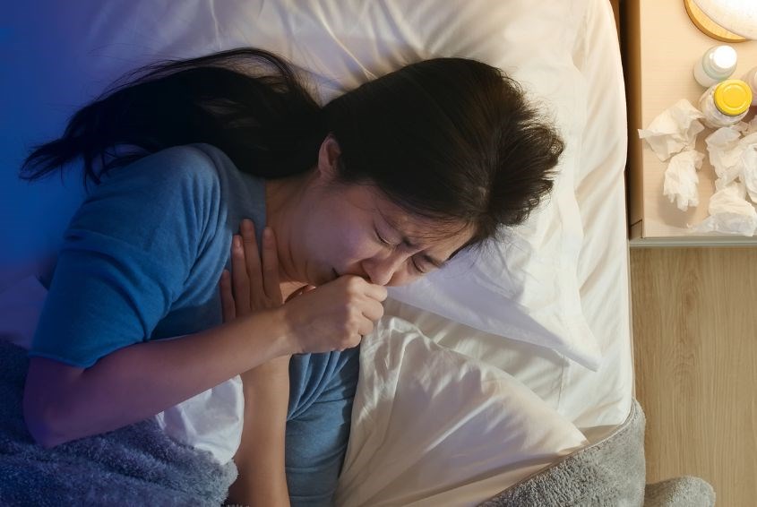 Mẹ bầu nên sử dụng viên ngậm giảm ho, giảm đau vùng họng (Ảnh: Canva)