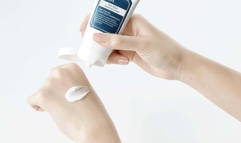 Chất kem mỏng, mượt của kem dưỡng ẩm Klairs